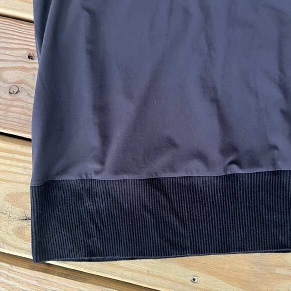 Athleta Zephyr Shell Black Tank EUC Size XS 291879 Ribbed Knit Featherweight - Picture 2 of 8